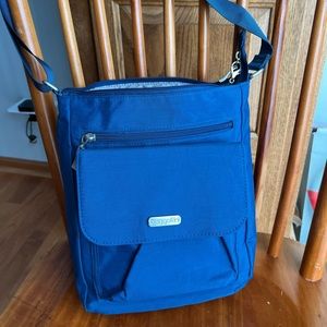 Baggallini crossbody purse